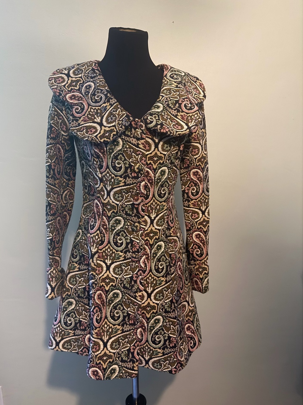 VINTAGE Beautiful Vintage 1970s Tapestry Coat by SuZ of California